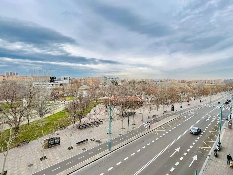 A Orillas Del Pilar Con Parking ซาราโกซา ภายนอก รูปภาพ