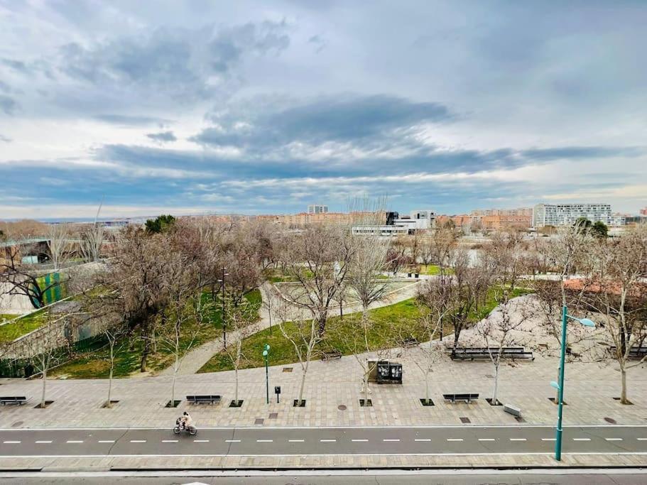 A Orillas Del Pilar Con Parking ซาราโกซา ภายนอก รูปภาพ