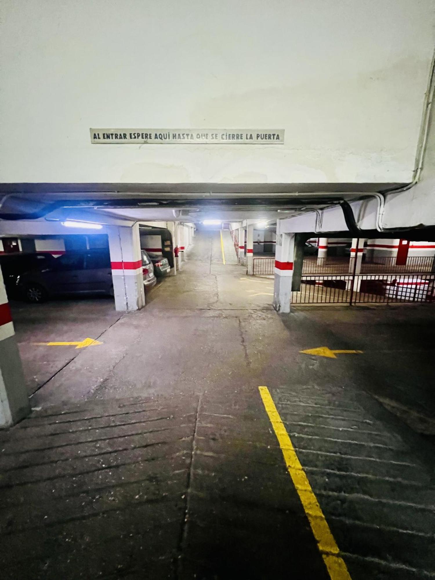 A Orillas Del Pilar Con Parking ซาราโกซา ภายนอก รูปภาพ
