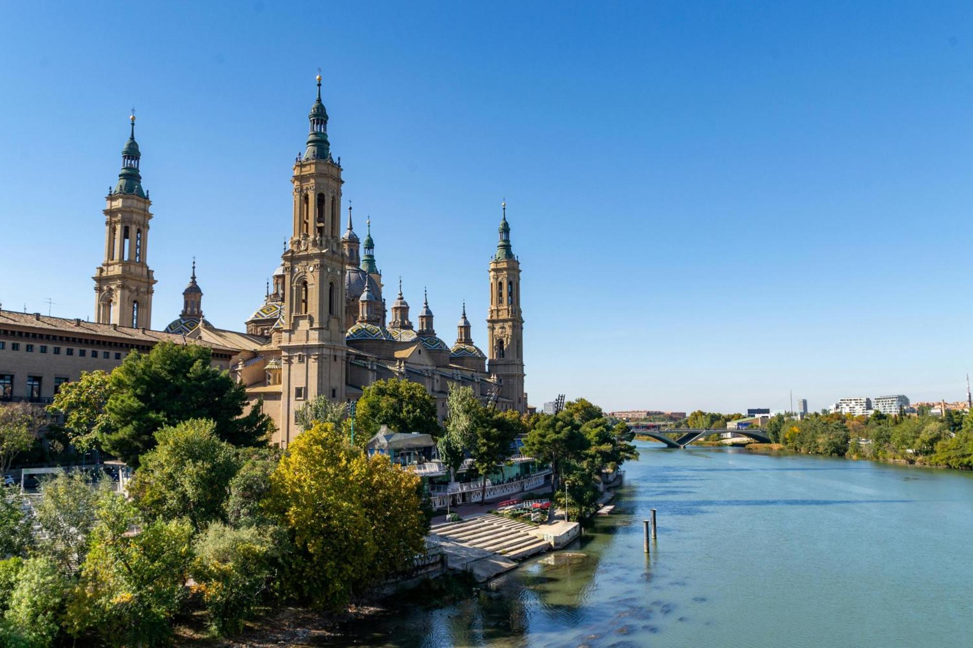 A Orillas Del Pilar Con Parking ซาราโกซา ภายนอก รูปภาพ
