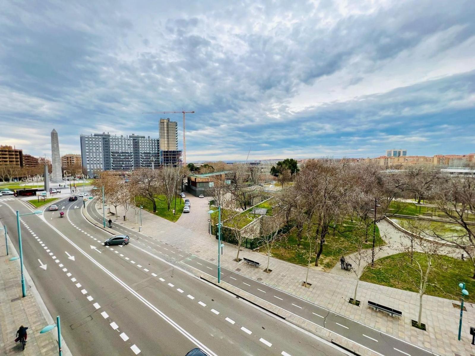A Orillas Del Pilar Con Parking ซาราโกซา ภายนอก รูปภาพ